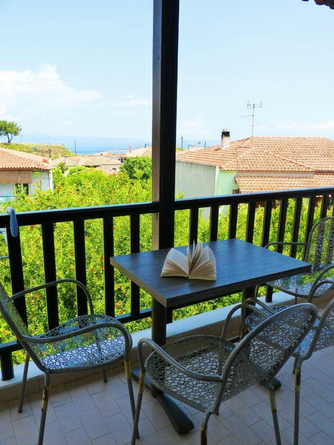 Yannis Apartments Afytos Exterior foto