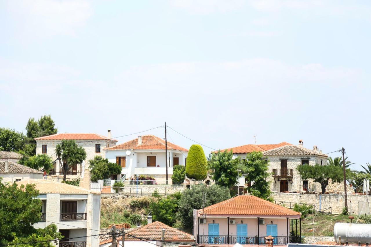 Yannis Apartments Afytos Exterior foto