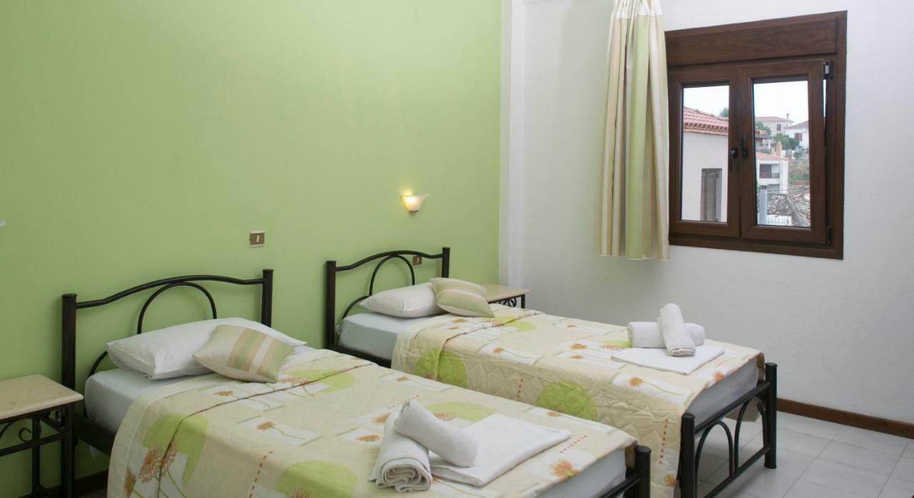 Yannis Apartments Afytos Exterior foto