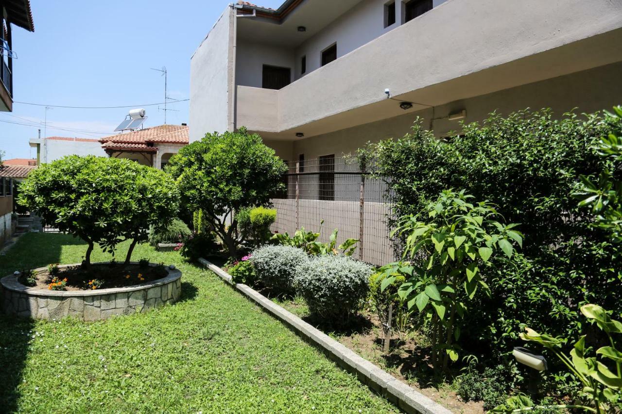 Yannis Apartments Afytos Exterior foto